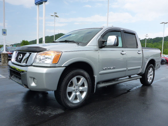 Pre-Owned 2011 Nissan Titan SL 4x4 SL 4dr Crew Cab SWB Pickup in ...